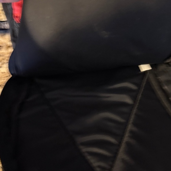 CamelBak Red and Black Hiking Backpack - Picture 4 of 6